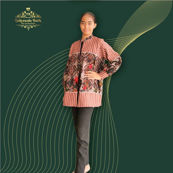 Atasan Wanita Batik Tulis Pamekasan Mix Tenun (Women's Top Batik Tulis Pamekasan Mix Tenun)